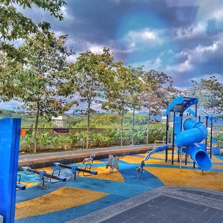 Mmg D'Tiara Homestay กาจัง ภายนอก รูปภาพ
