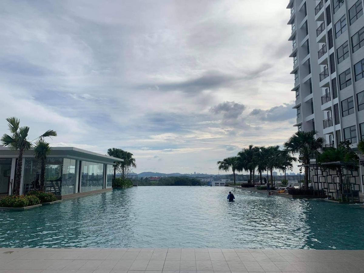 Mmg D'Tiara Homestay กาจัง ภายนอก รูปภาพ